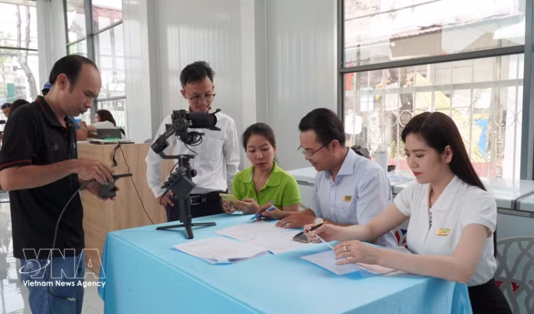 Khám phá chiến lược chuyển đổi số giúp doanh nghiệp SME Việt Nam nâng cao năng suất và cạnh tranh theo báo cáo mới nhất từ VietnamPlus.